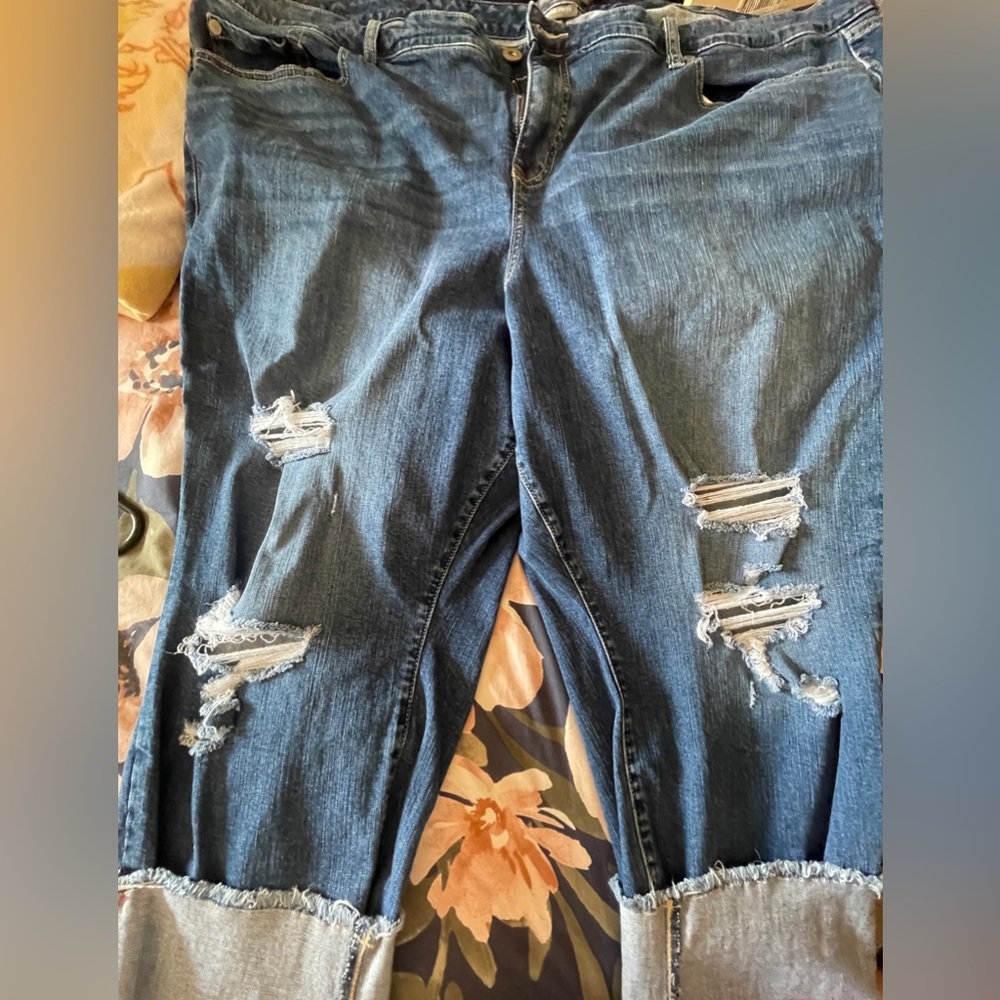 Torrid distressed capris